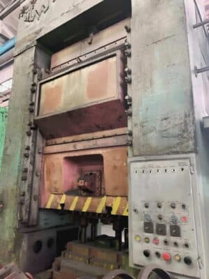 Mafsal eklemli pres TMP Voronezh K504.003.844 - 2500 ton (Fotoğraf 4)