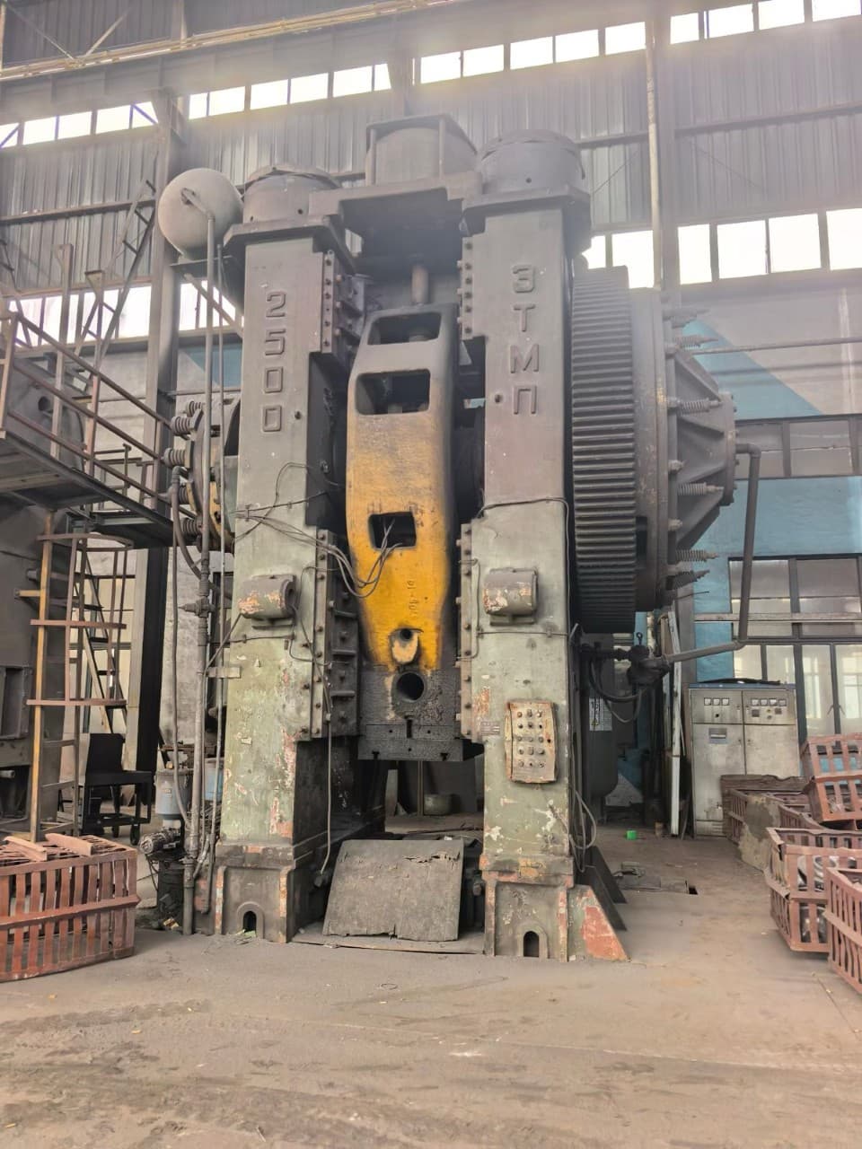 Sıcak dövme presi TMP Voronezh K8544 - 2500 ton