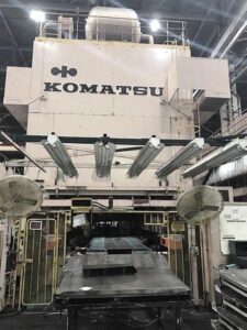 Damgalama presi Komatsu - 1800 ton