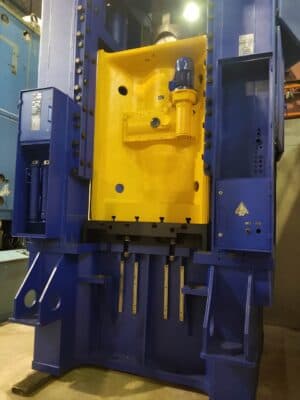 Çapak alma presi TMP Voronezh KA9540 - 1000 ton (Fotoğraf 3)