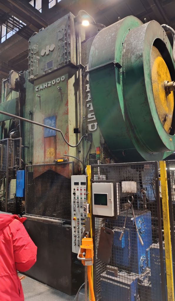 Sıcak dövme presi Komatsu CAH2000 - 2000 ton (ID:76397) - Dabrox.com