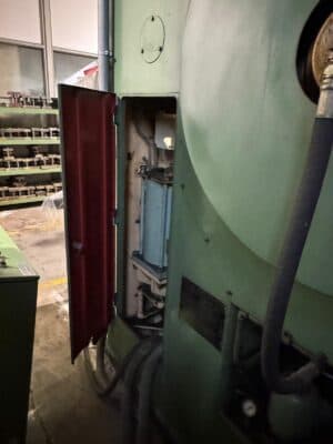 Mafsallı Pres Barnaul K8340 - 1000 ton (Fotoğraf 1)