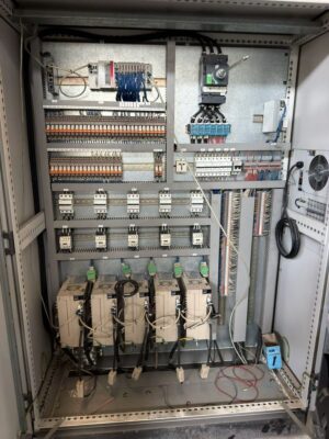 Soğuk Dövme Presi Chin Fong KP-1000 - 1000 ton (Fotoğraf 4)