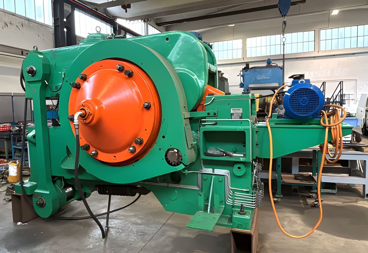 Yatay Dövme Makinesi Eumuco SMZ 20 - 200 ton