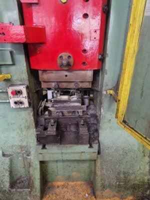 Vidalı Pres Vaccari BF/9P - 320 ton (Fotoğraf 3)