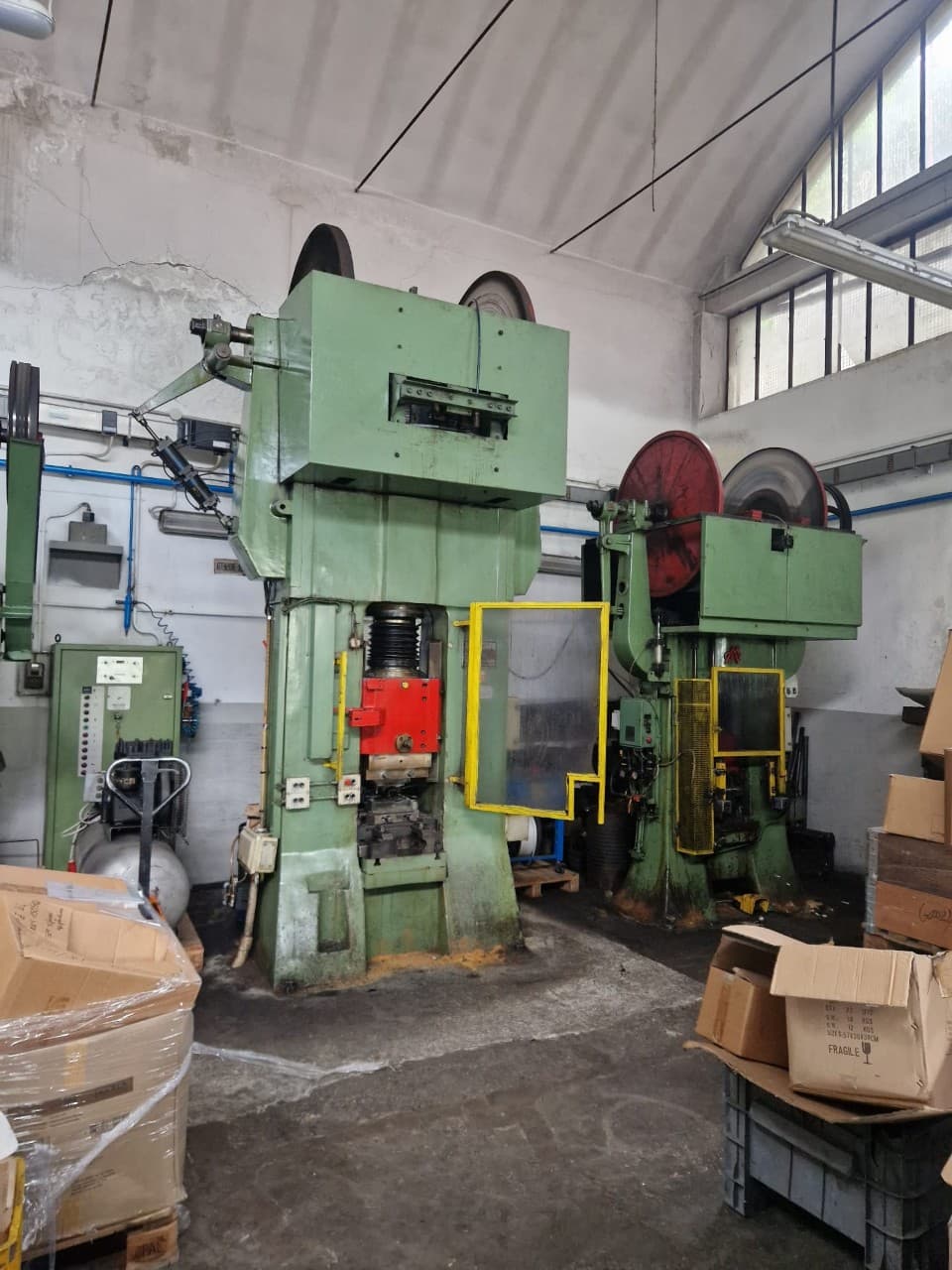 Vidalı Pres Vaccari BF/9P - 320 ton