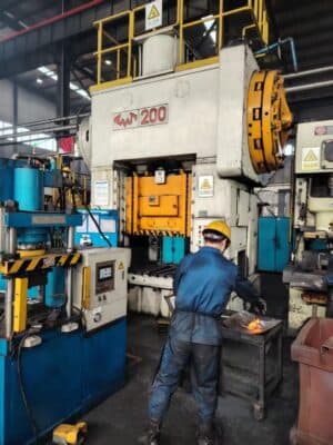 Çapak Alma Presi TMP Voronezh KA9033 - 200 ton (Fotoğraf 1)