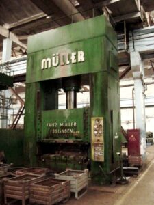 Hidrolik presi Muller - 600 ton