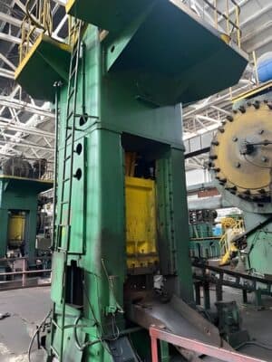 Çapak Alma Presi Kuzlitmash KD9536 - 400 ton (Fotoğraf 1)