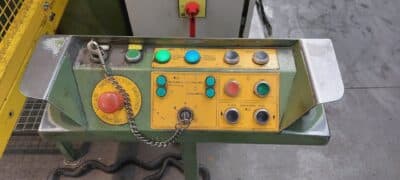 Damgalama presi Schuler P2E2S 315/1.25 - 315 ton (Fotoğraf 8)
