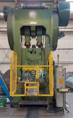 Damgalama presi Schuler P2E2S 315/1.25 - 315 ton (Fotoğraf 3)