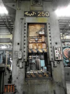 Kırpma presi TMP Voronezh - 250 ton