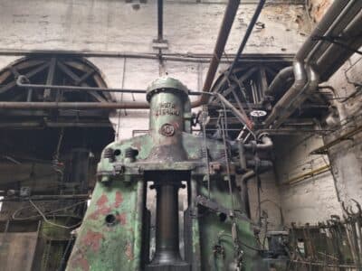 Dövme çekici Huta Zygmunt MPM 1000 - 3600 kg·m (Fotoğraf 1)