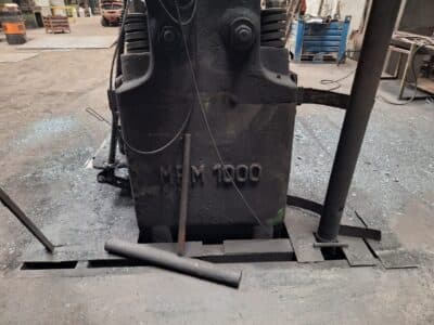 Dövme çekici Huta Zygmunt MPM 1000 - 3600 kg·m (Fotoğraf 3)