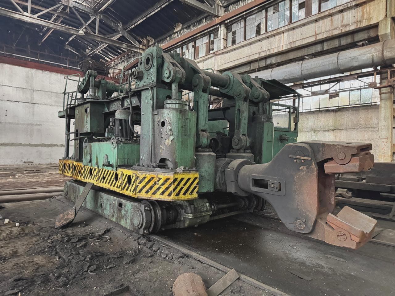 Dövme manipülatörü Ryazan MK5 - 5 ton